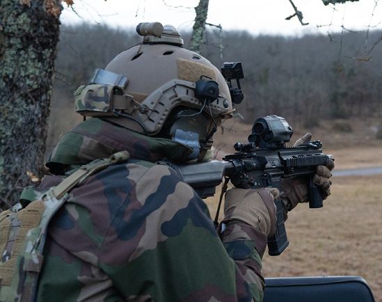 Riposte d'un commando après prise à partie.