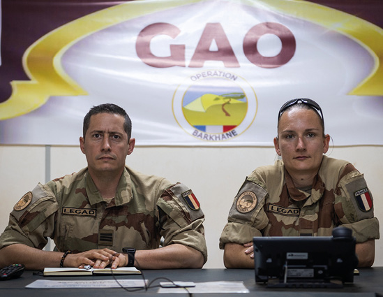 Le capitaine Yann et la lieutenant Chantal, Legad à Barkhane.