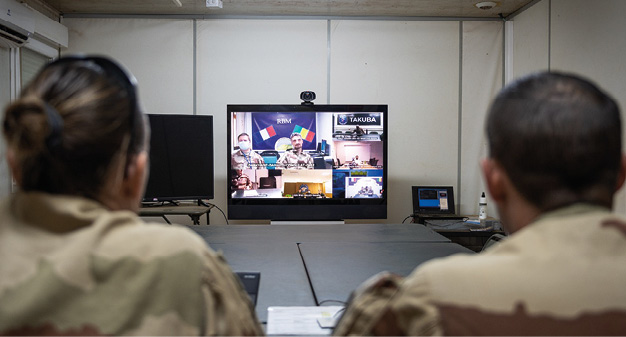 Visioconférence entre homologues de l'opération Barkhane.