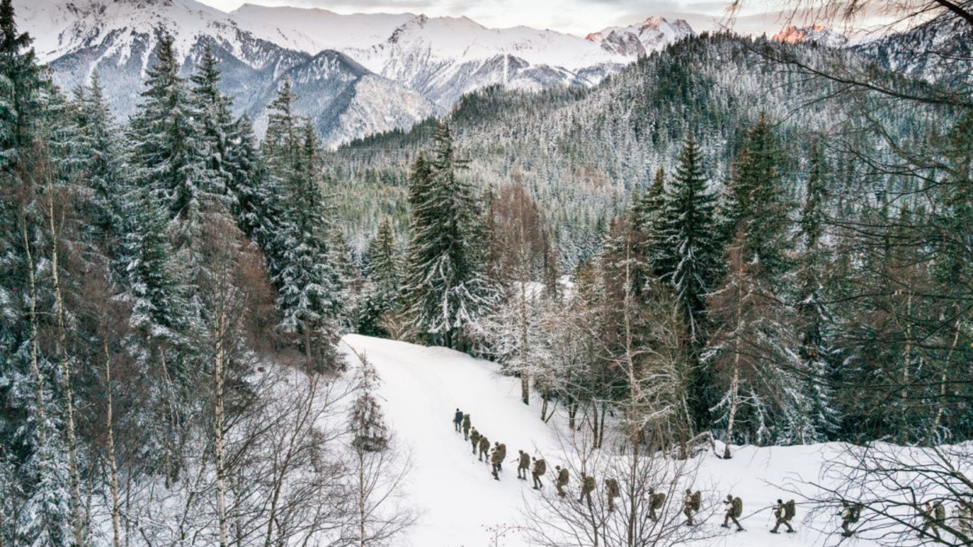   La 2e section rejoint la vallée, après une nuit passée sur le plateau de l'Orgère.