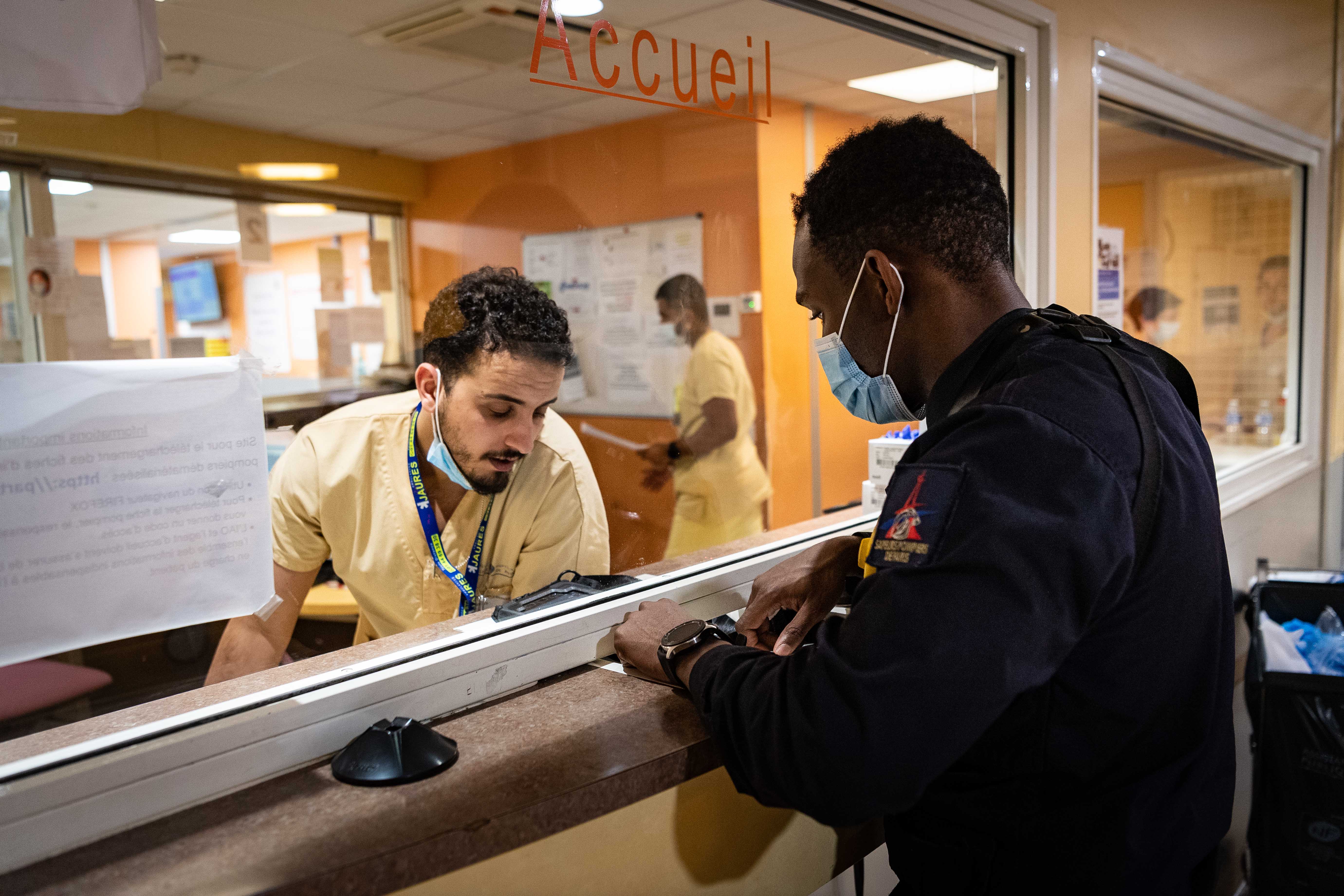 Arrivée aux urgences dans un hôpital parisien