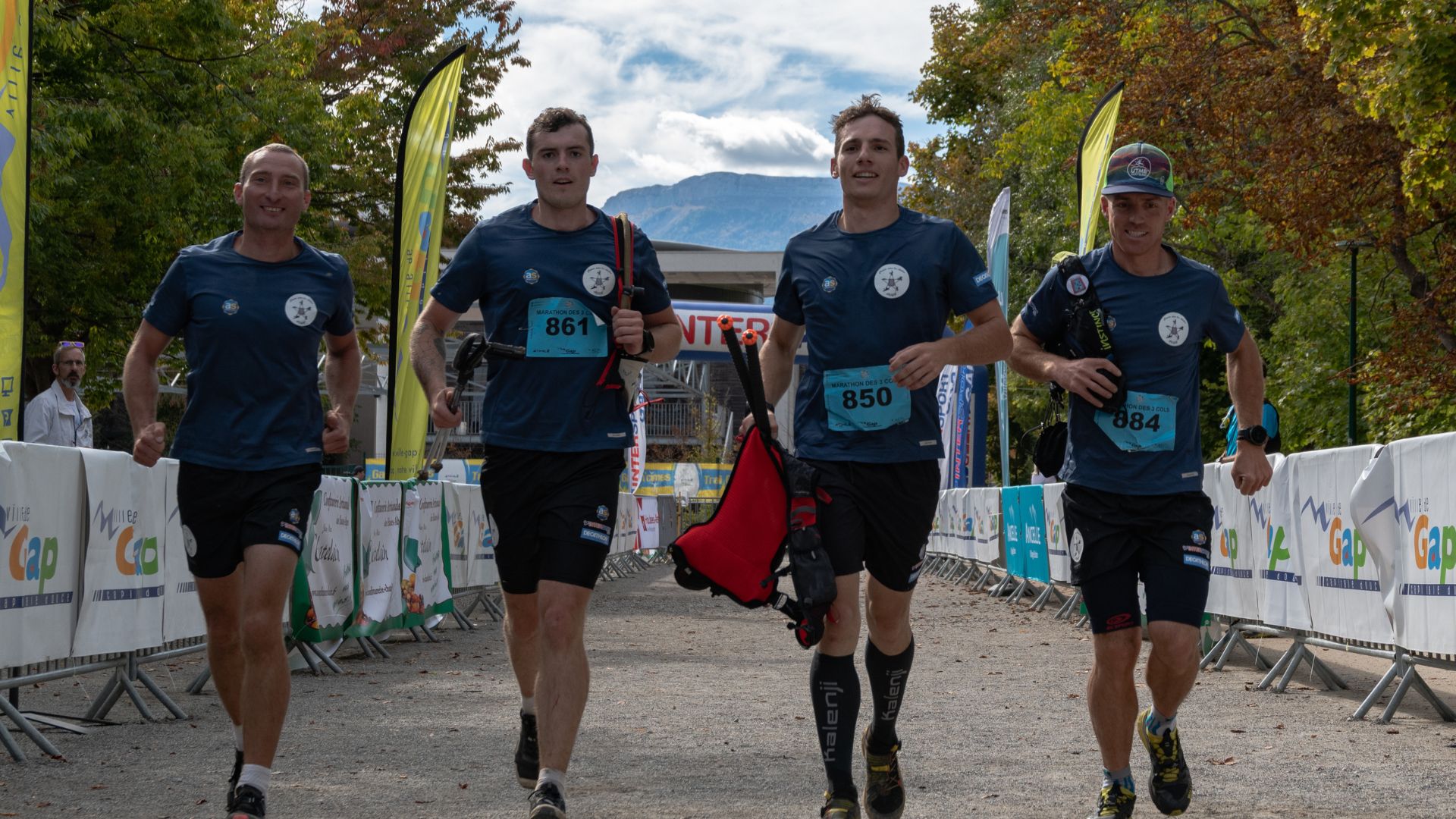 4 jeunes militaires au départ d'une course