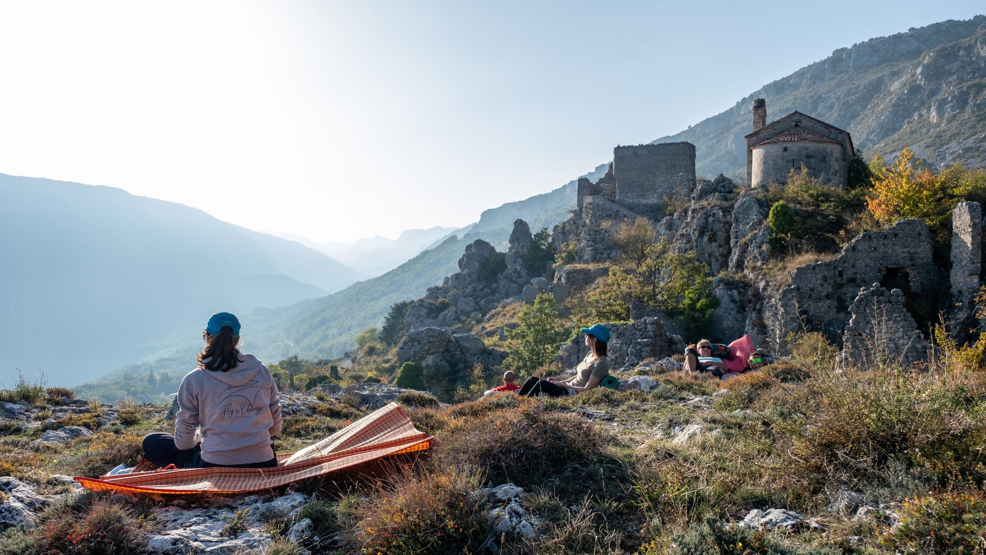 Des séances de méditation en pleine nature pour prendre le temps de retrouver confiance en soi, partager et écouter les autres. 