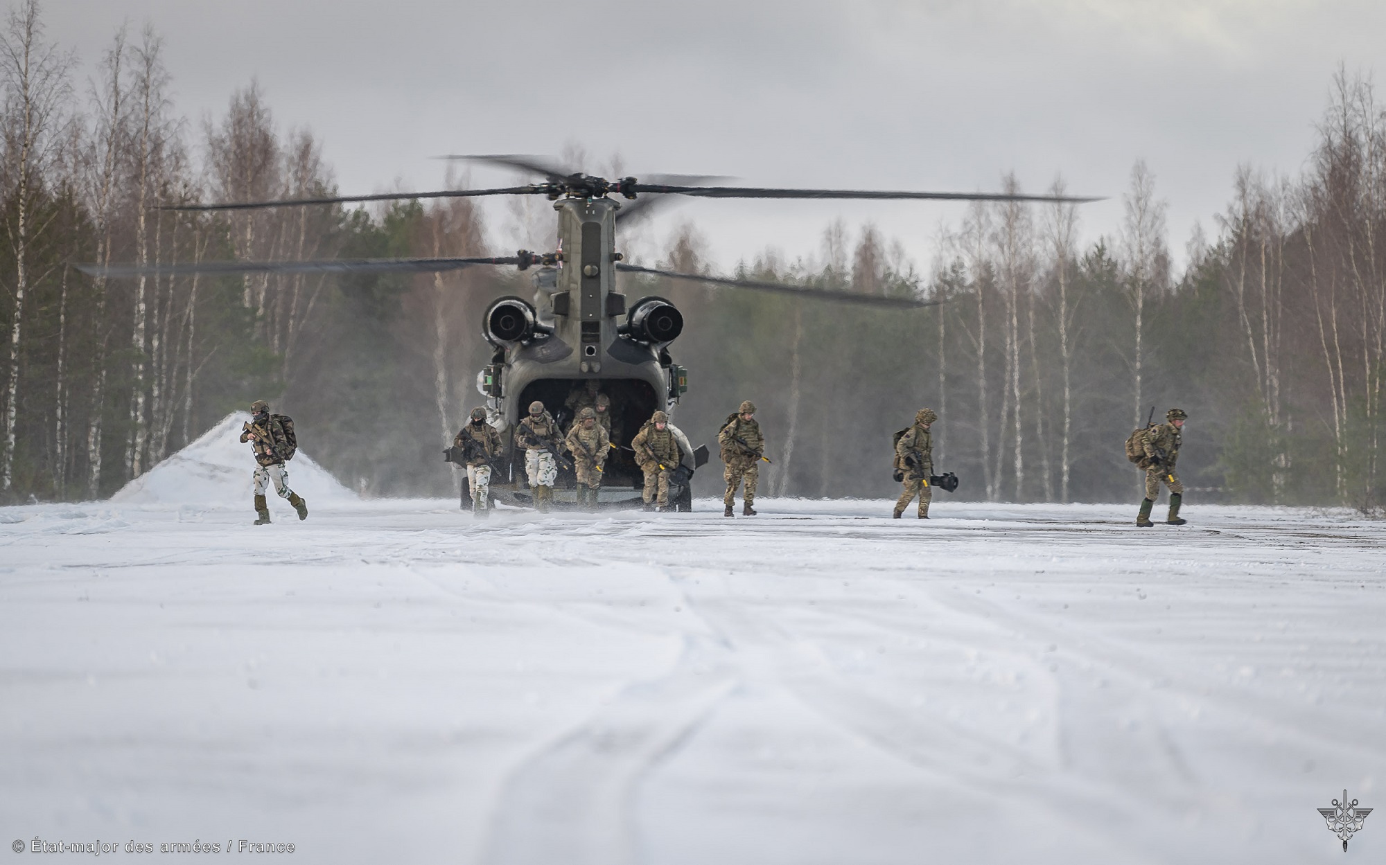 Baltic Hawk - Posé d'assaut par Chinook pour les militaires français, britanniques et estoniens. 