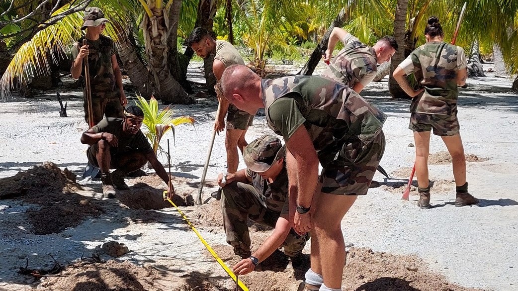 Du 20 février au 1er mars 2023, le régiment d’infanterie de marine du Pacifique-Polynésie française (RIMaP-P) a déployé, dans le cadre de la mission Taamuraa, une section d’une trentaine de militaires sur l’atoll de Mataiva dans l’archipel des Tuamotu.