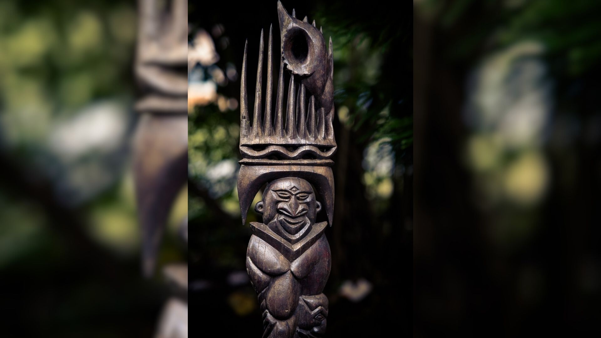 Le Tiki est une représentation humaine sculptée de façon stylisée.