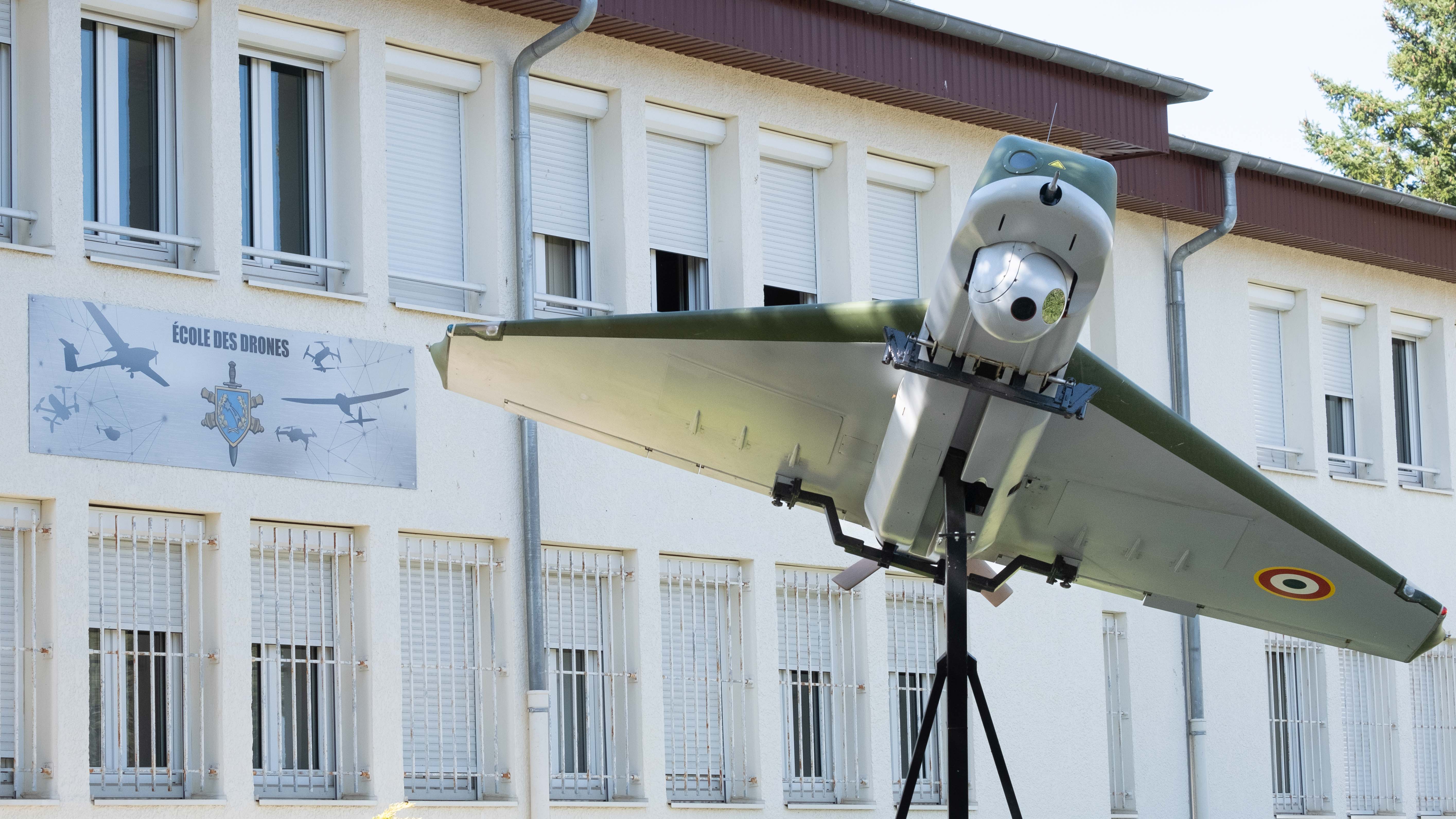 Façade du batiment de l'école des drones.