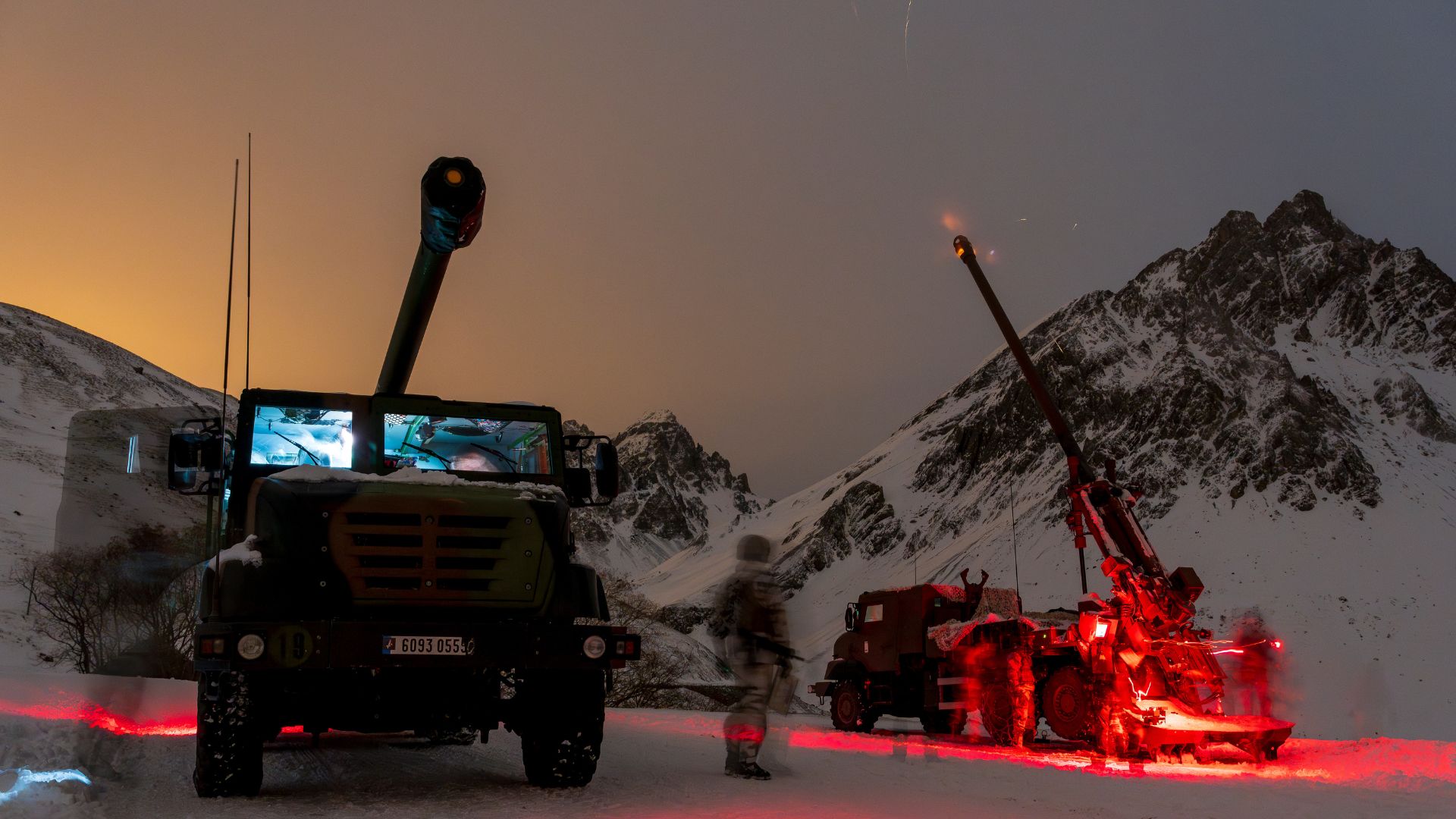 Tir de nuit avec les canons Caesar