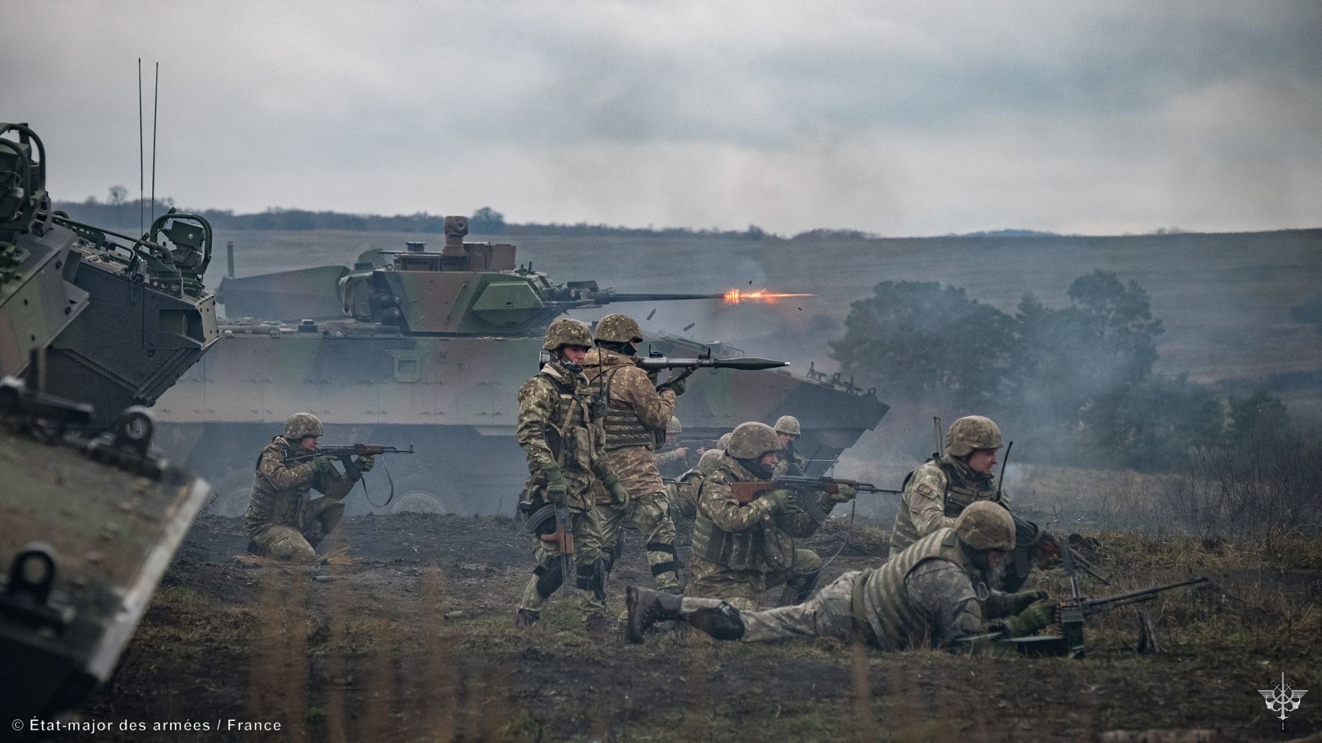 Tirs conjoint français et roumains sur le camp militaire de Cincu en Roumanie.