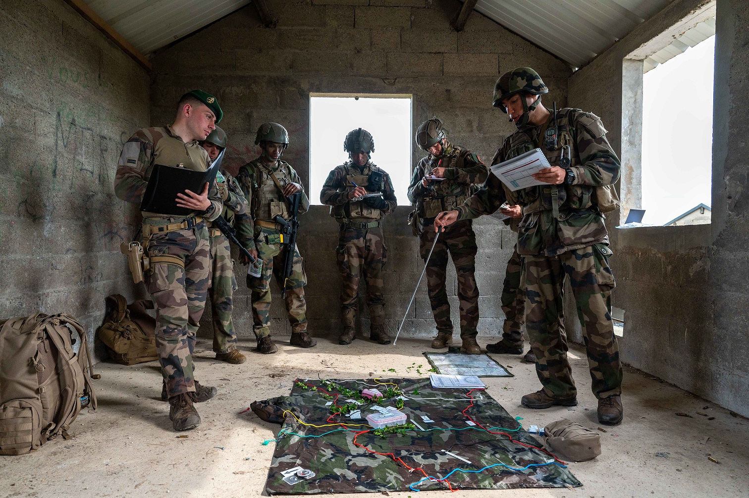 Le chef forge l'âme et le moral de ses soldats.