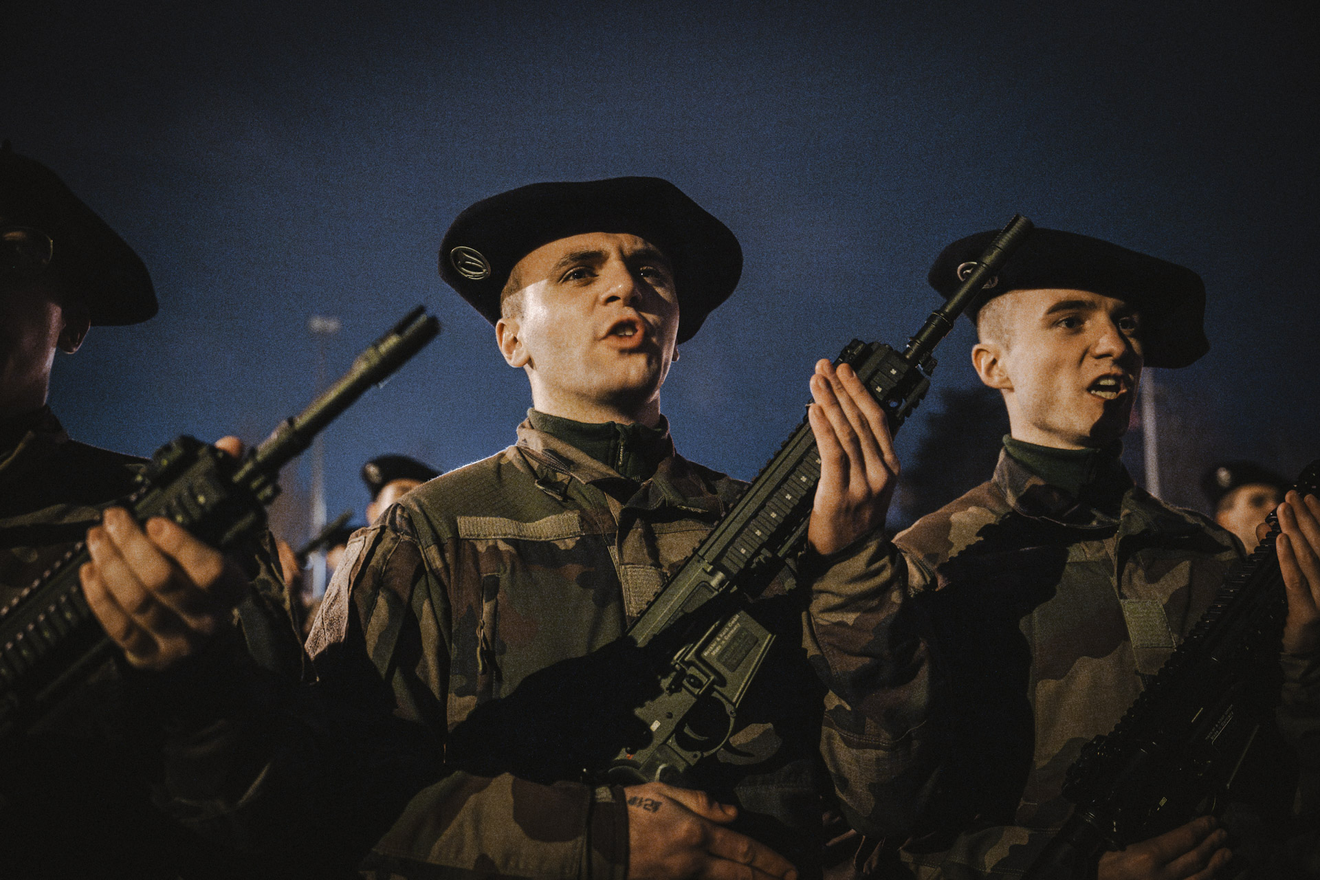 Cérémonie de remise de l'arme aux jeunes engagés.