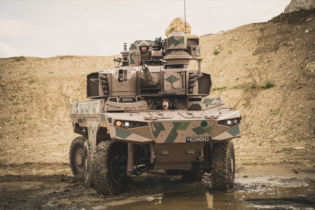 Du 11 au 16 juin 2024, au parc des expositions de Paris-Nord Villepinte, un détachement de l’armée de Terre, composé de 120 militaires, répète la démonstration dynamique proposée pour l’Eurosatory. 