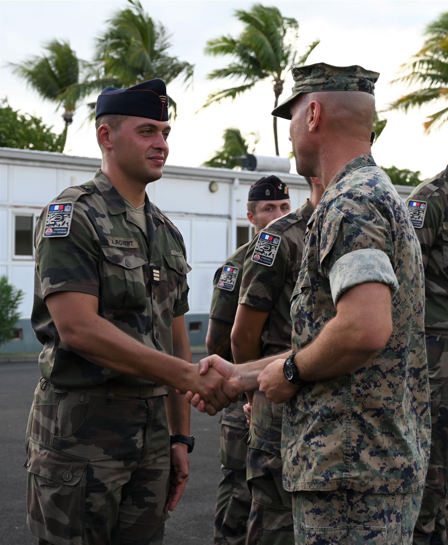 Échange avec une unité américaine des Marine Corps à Tahiti.